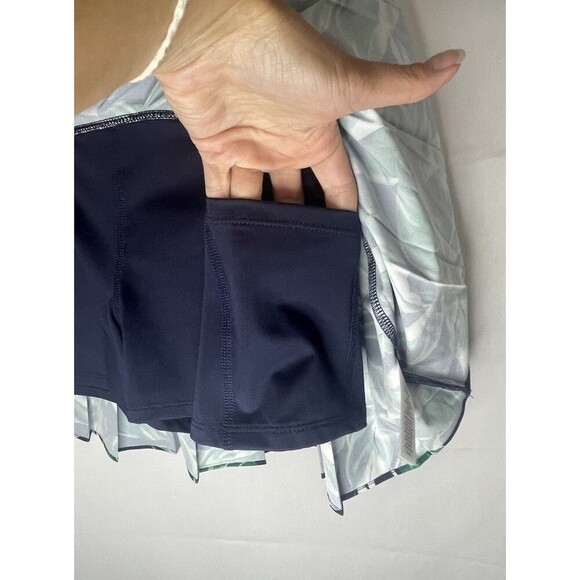 Tommy Bahama Active Skort Women’s M Leaf Print Navy Lined Shorts Pocket Stretch - Picture 5 of 12